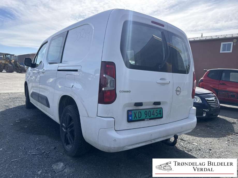 Opel Combo E 2019-->> , Motorkode: YH01, Girkassekode: 