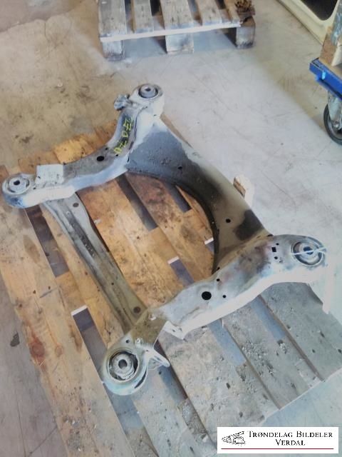 Travers foran hoved til Audi A6 2005-2008 (Type III, Fase 1) (C6) (C6) (|P/N:)