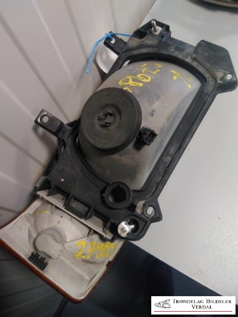 Frontlykt venstre halogen til VW Transporter / Caravelle 1990-2003 (T4) (T4) (|P/N:)