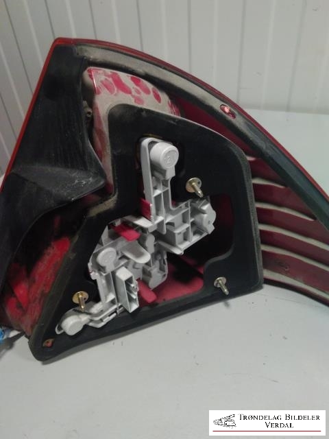 Baklykt venstre til Ford Mondeo 2001-2007 (Type III)  (|P/N:)