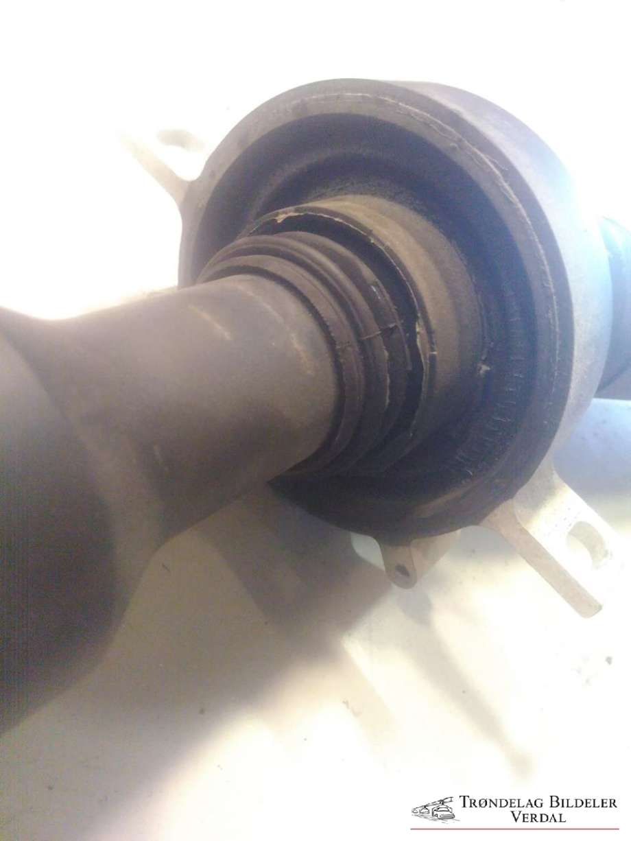 Mellomaksel til BMW 5-Serie 2010-2017 (F10/F11) (F10/F11) (7 614 663 - 02|)