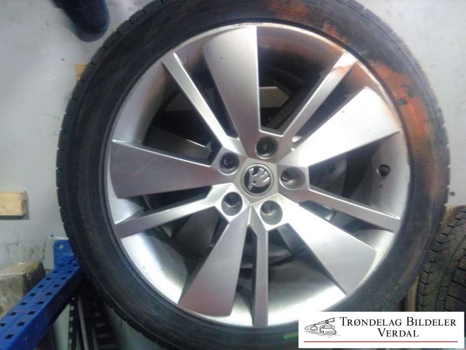 Felg aluminium til Škoda Superb, 2015-->> (Type III)  (3V0601025AE)