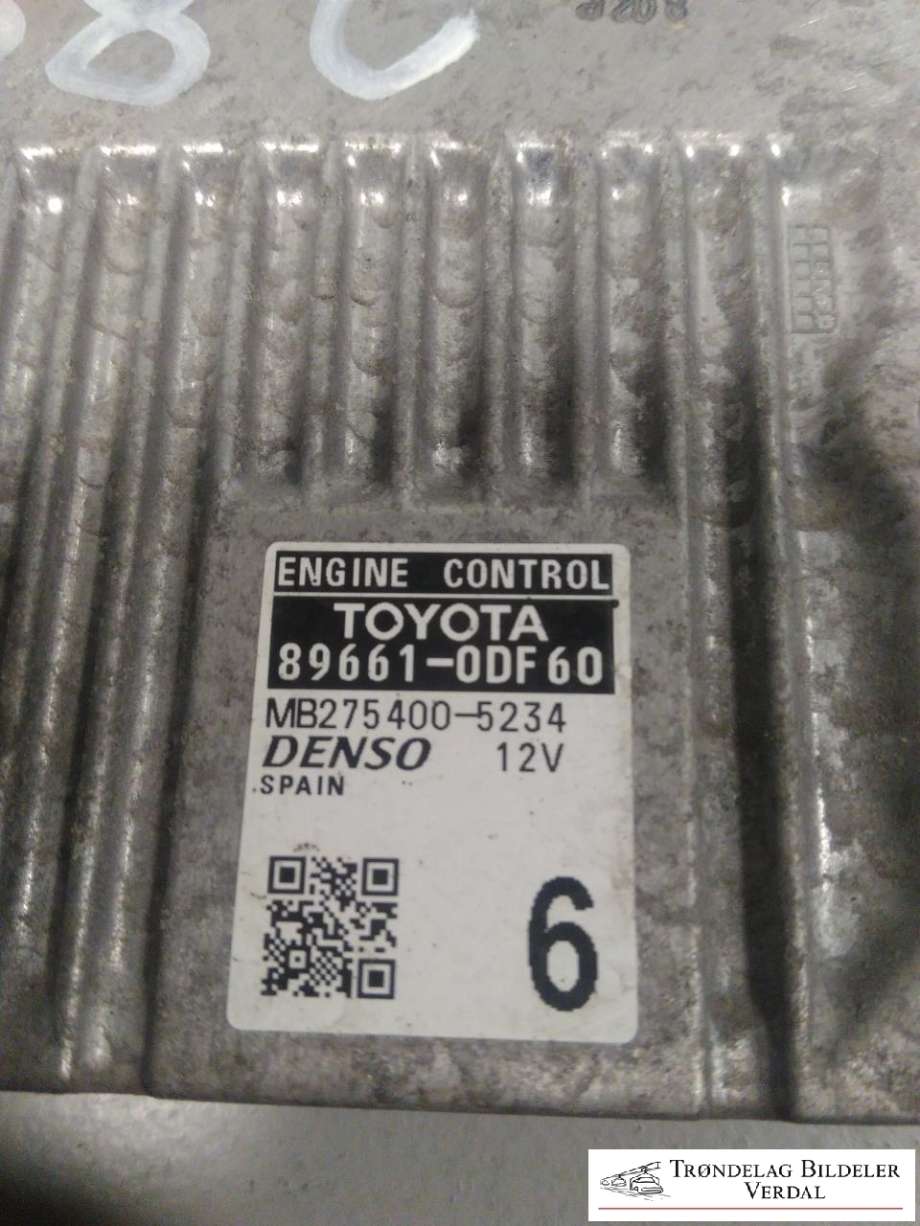 Styreenhet motor til Toyota Yaris 2012-2014 (Type III, Fase 1)  (896611-0DF60|275400-5234|)