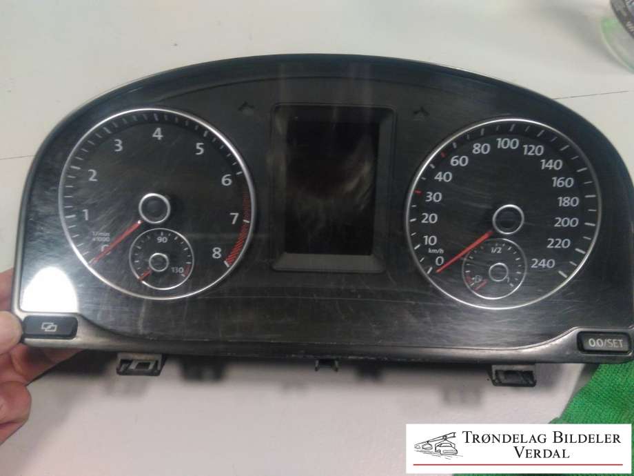 Speedometer til VW Caddy, 2010-2015 (Type III, Fase 2) (2K0920 865D)