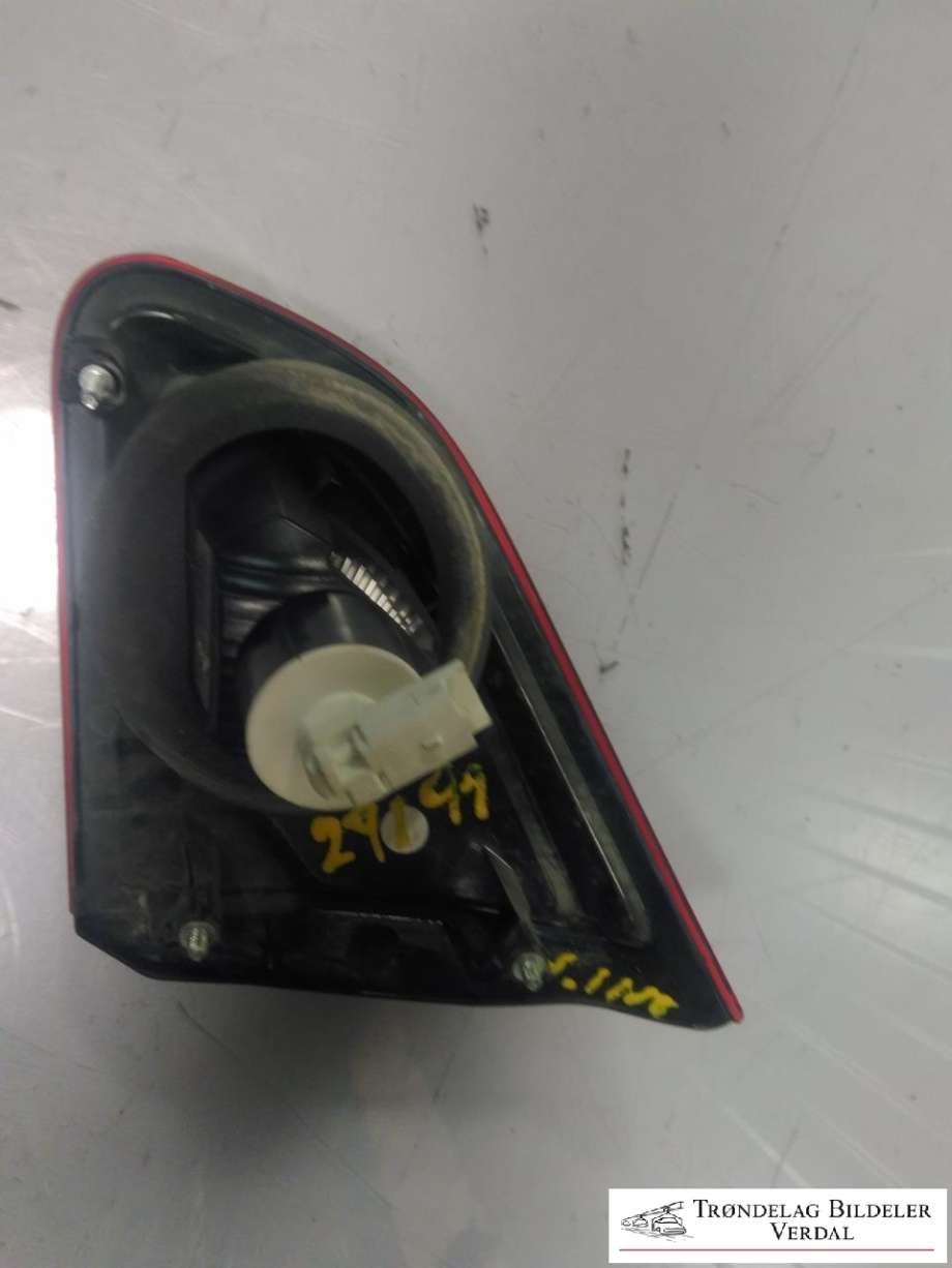 Baklykt venstre indre til Nissan Qashqai 2010-2014 (Type I, Fase 2)  (89503189|B26555BR 1A|)