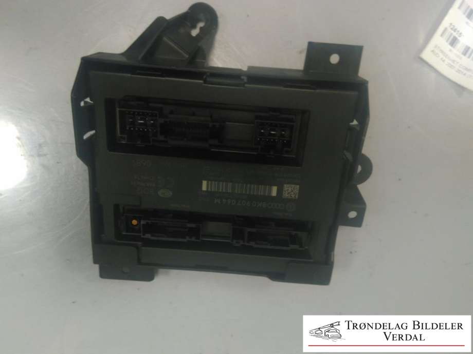 Styreenhet comfort (BCM) til Audi A4, 2007-2014 (Type IV) (B8) (B8) (8K0904064M)
