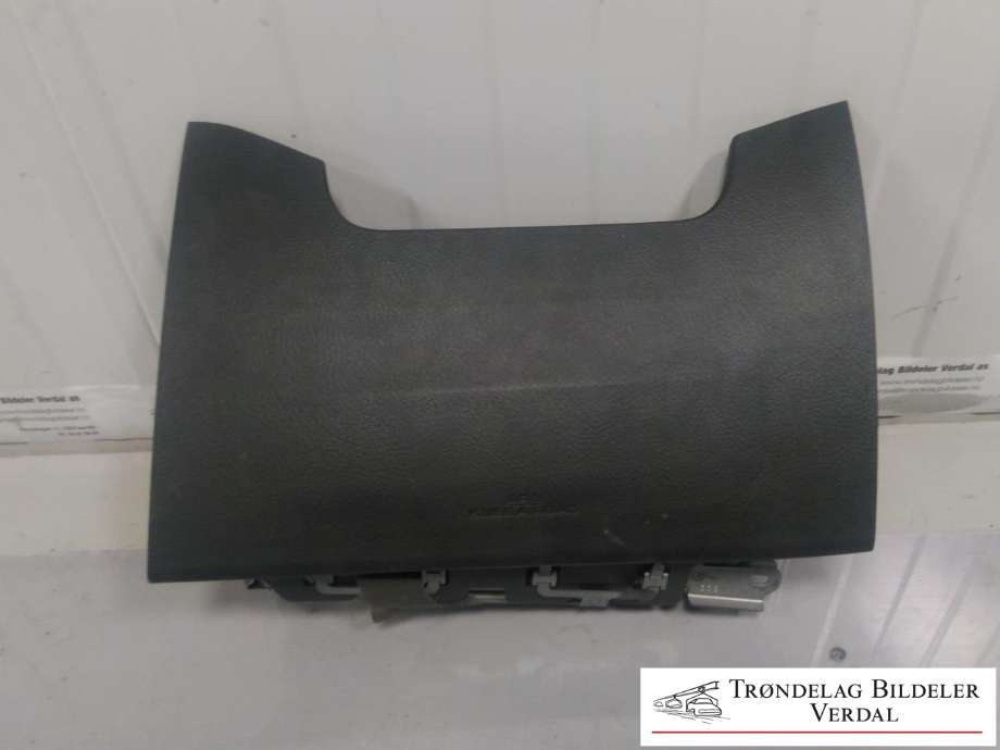 Airbag kne til Toyota RAV4, 2006-2009 (Type III, Fase 1)  (400827006M36)