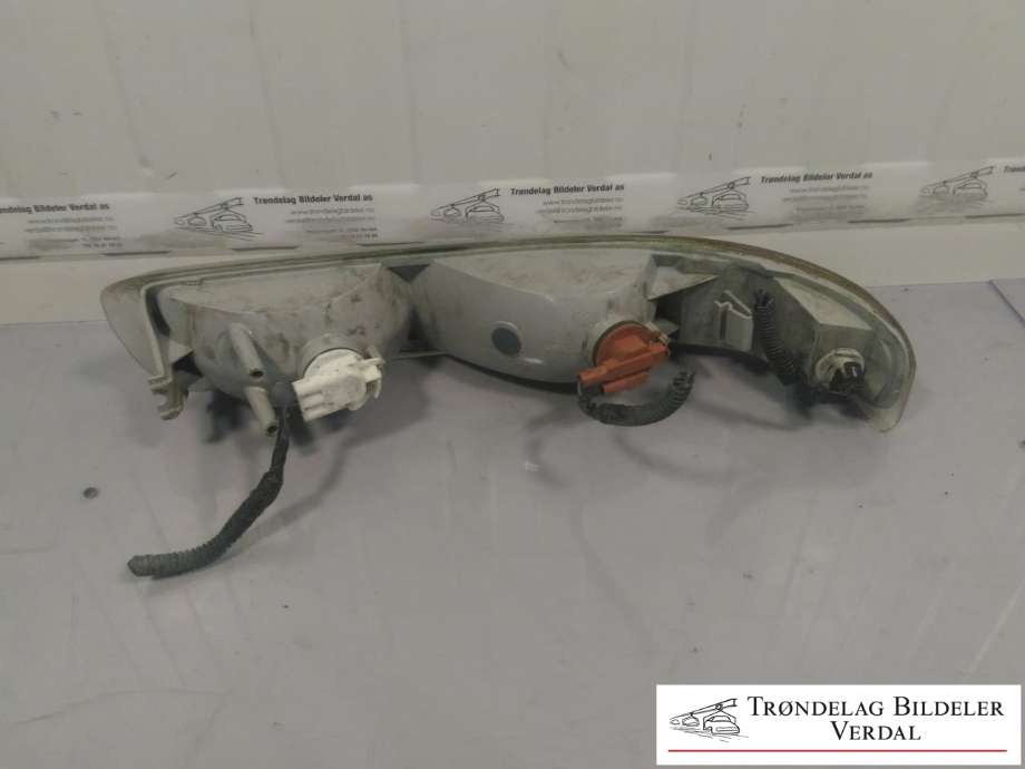 Frontlykt venstre halogen til Chevrolet Tahoe 2001-2005 (Type II)  (|P/N:)