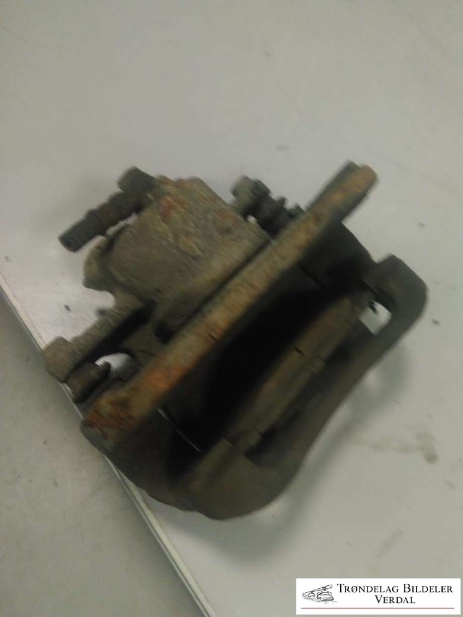 Bremsecaliper venstre foran til Toyota RAV4 2006-2009 (Type III, Fase 1)  (|P/N:)