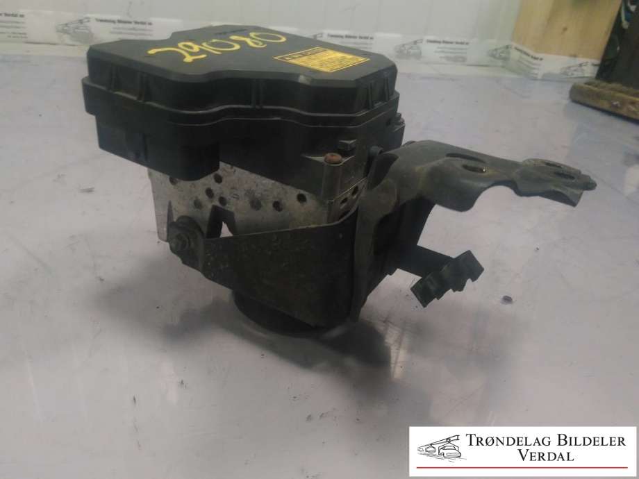 ABS sentral til Toyota RAV4, 2006-2009 (Type III, Fase 1)  (B124864)