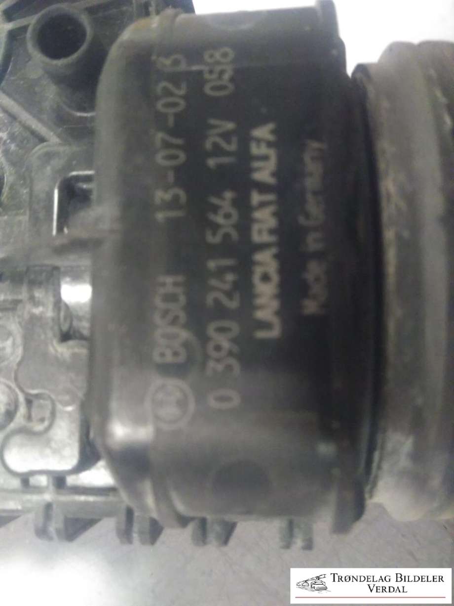 Viskermotor frontrute til Opel Combo D 2012-2018  (0390241564|)