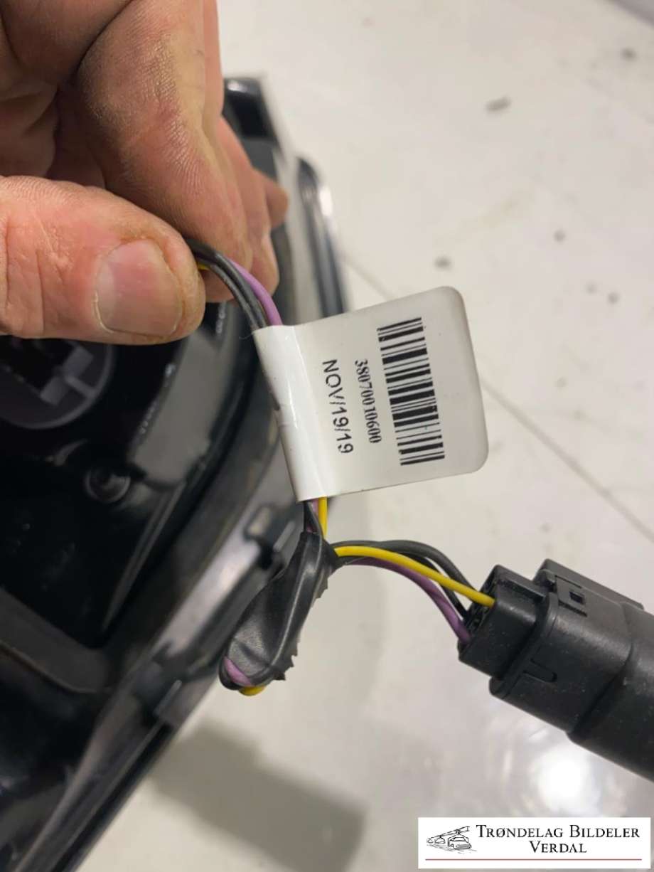 Baklykt høyre indre til Ford Kuga 2019-->> (Type III)  (|P/N:)