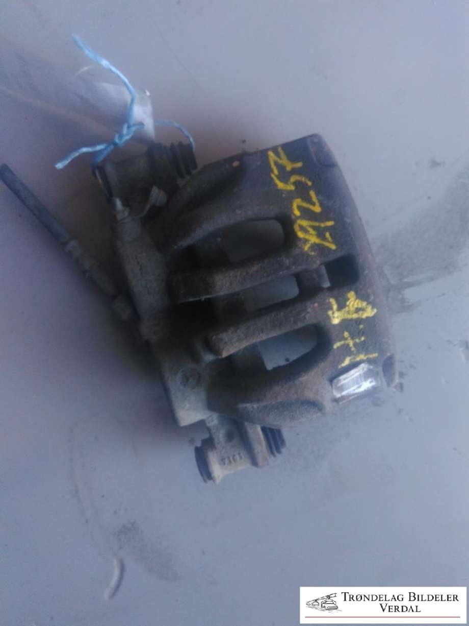 Bremsecaliper høyre foran til Mercedes Vito 2014-->> (W447) (W447) (A4474210498|)