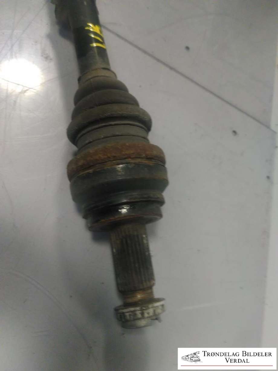 Drivaksel venstre bak, diesel/automat til BMW 5-Serie 2010-2017 (F10/F11) (F10/F11) (7581027AI03|)