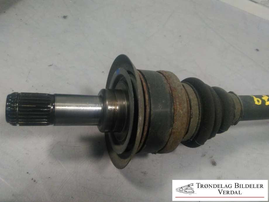 Drivaksel venstre bak, diesel/automat til BMW 5-Serie 2010-2017 (F10/F11) (F10/F11) (7581027AI03|)