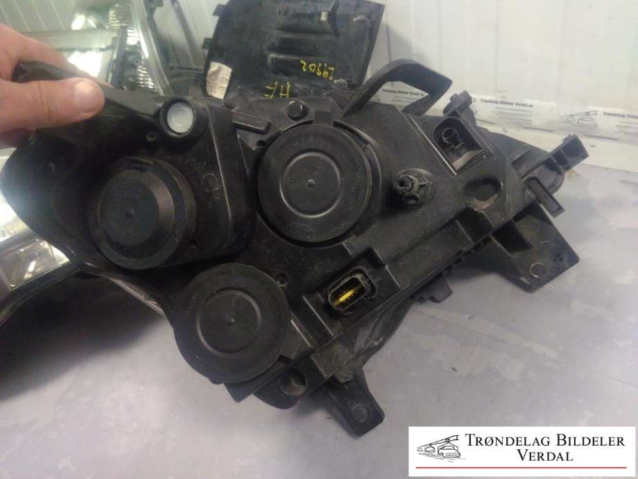 Frontlykt venstre halogen til Peugeot Partner 2008-2015 (Type II, Fase 1)  (.LD1O|90013220|96 772 024 80)
