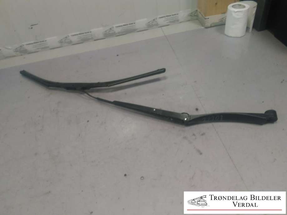 Viskerarm frontrute venstre til Toyota RAV4 2009-2013 (Type III, Fase 2) (|P/N:)