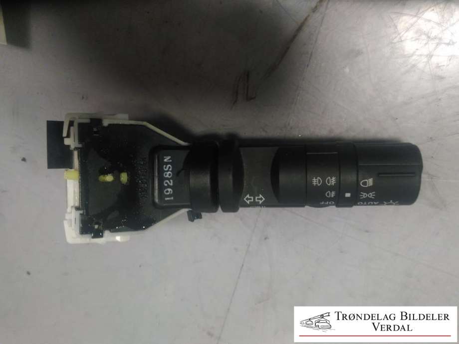 Bryter blink til Nissan Qashqai 2010-2014 (Type I, Fase 2) (1928SN|NILES 14425|)