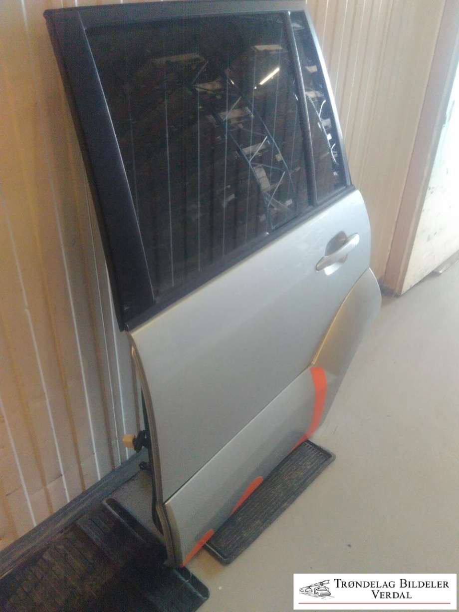 Dør venstre bak til Toyota Land Cruiser 120 2002-2009  (|P/N:)