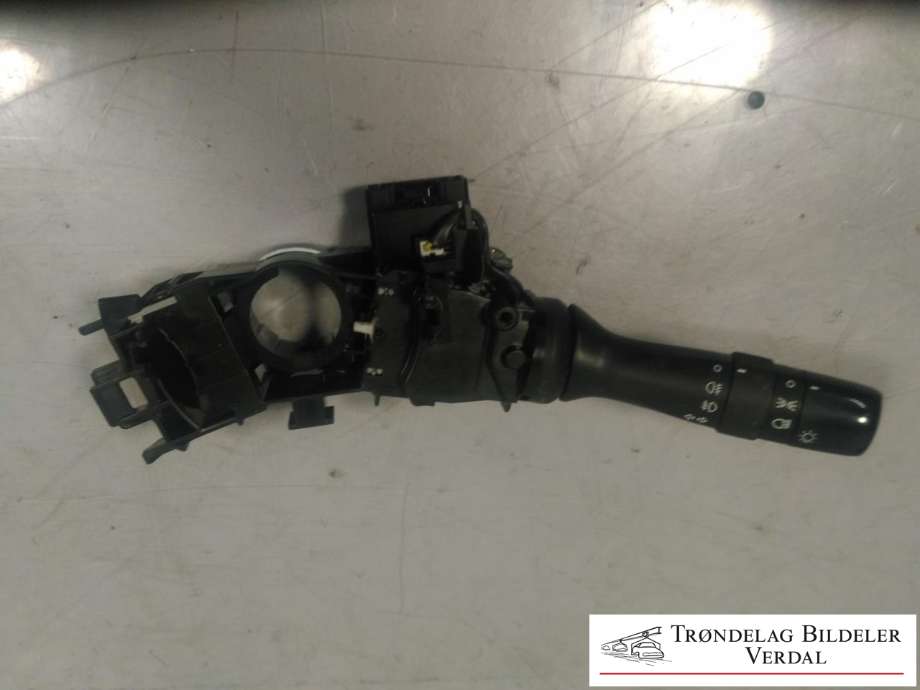 Bryter blink til Toyota Hilux, 2006-2011  (5217117F664)