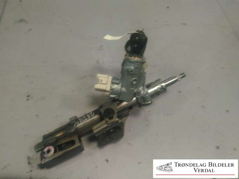 Rattaksel til Toyota Hilux, 2006-2011  (8978322021)
