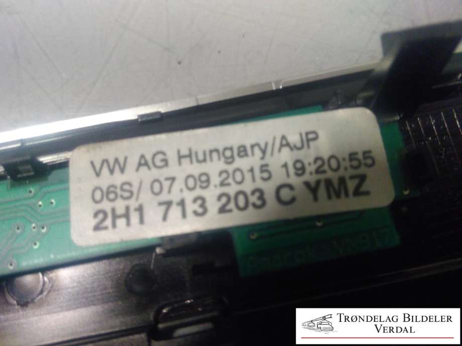 Innredning, Konsoll til VW Amarok 2010-2016 (Type I, Fase 1) (2H1713203C|)