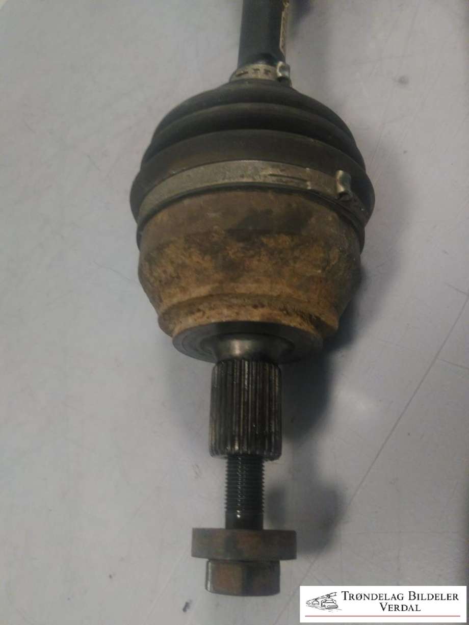 Drivaksel venstre foran, diesel/automat til VW Amarok 2010-2016 (Type I, Fase 1) (B130674|)