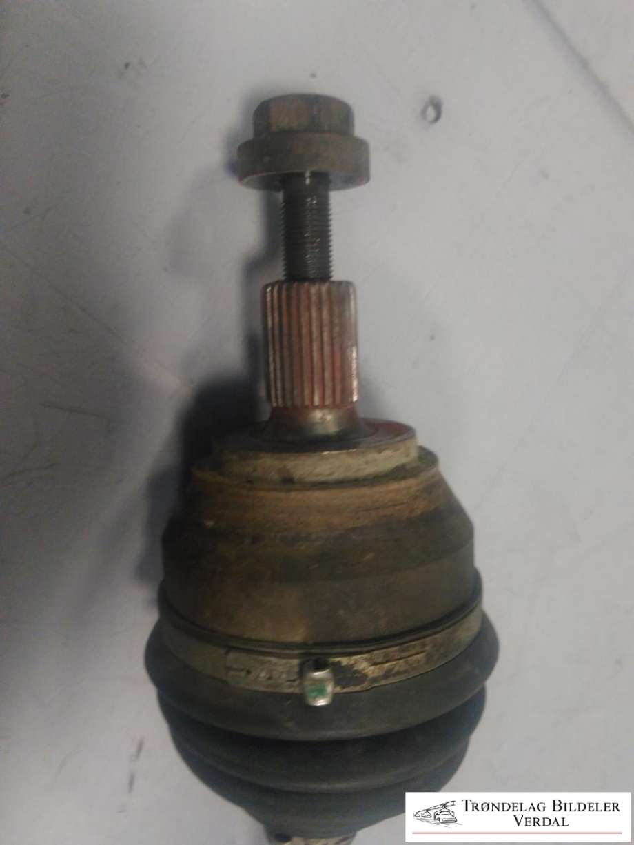 Drivaksel høyre foran, diesel/automat til VW Amarok 2010-2016 (Type I, Fase 1) (2H0407271D|)