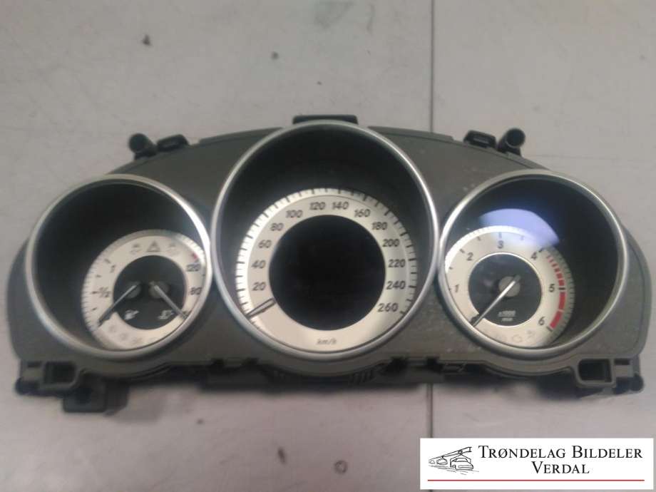Instrumentpanel til Mercedes E-Klasse, 2013-2016 (Fase 2) (W212) (W212) (A2129007129ZGS)