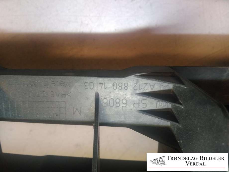 Frontplate øvre til Mercedes E-Klasse 2013-2016 (Fase 2) (W212) (W212) (A2128801403|)