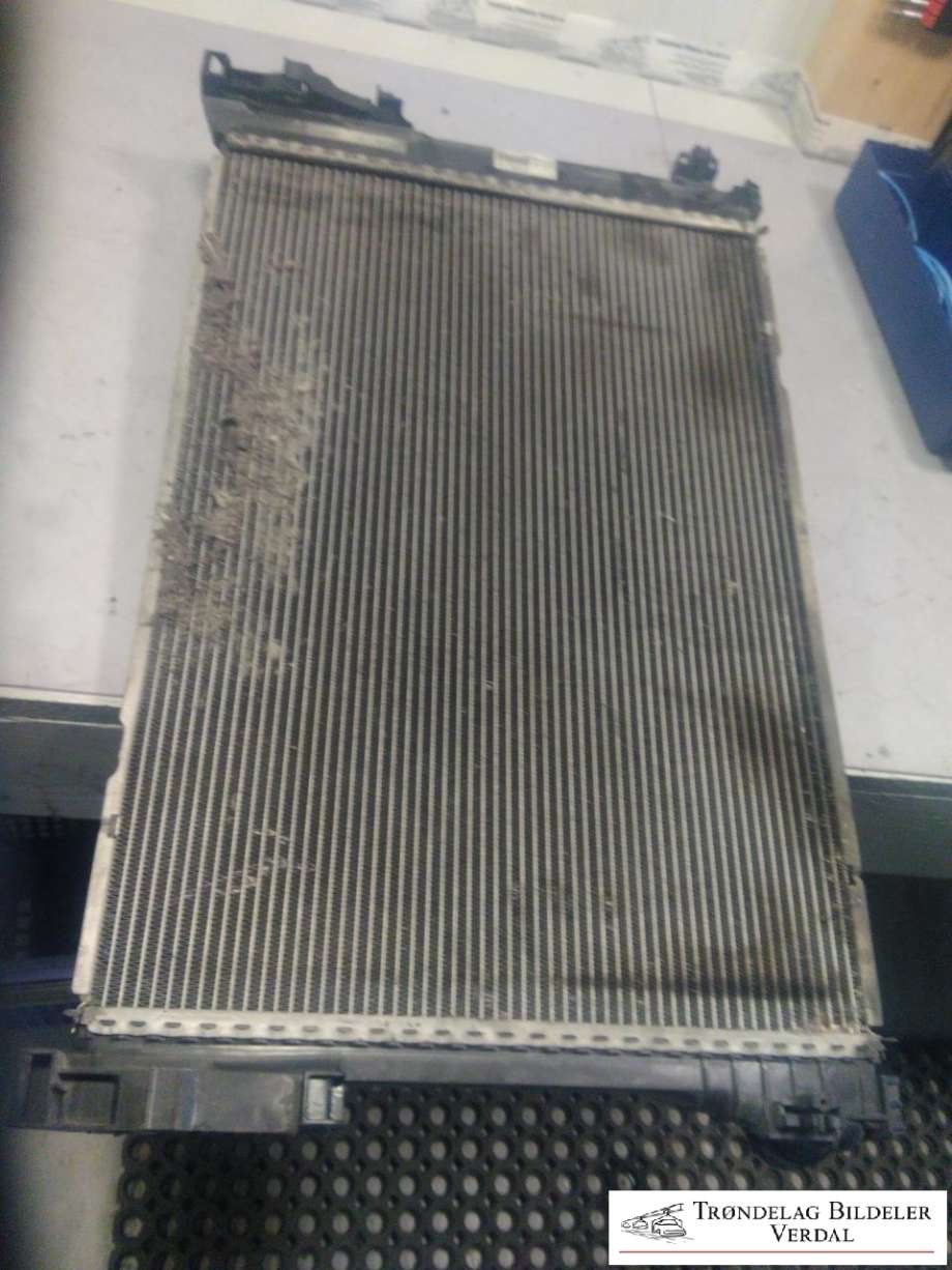 Radiator (automat gir) til Mercedes E-Klasse, 2013-2016 (Fase 2) (W212) (W212) (BEHR|A0095002603)