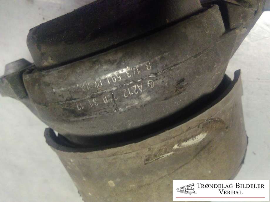 Motorfeste til Mercedes E-Klasse 2013-2016 (Fase 2) (W212) (W212) (A2122403117|)