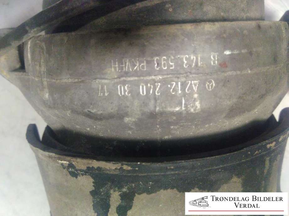 Motorfeste til Mercedes E-Klasse 2013-2016 (Fase 2) (W212) (W212) (A2122403017|)