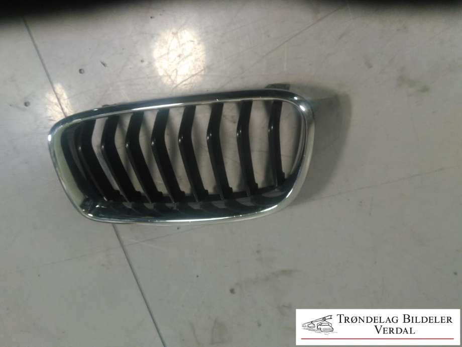 Grill venstre til BMW 3-Serie, 2012-2018 (F30/F31/F34) (F30/F31/F34) (51137255411)