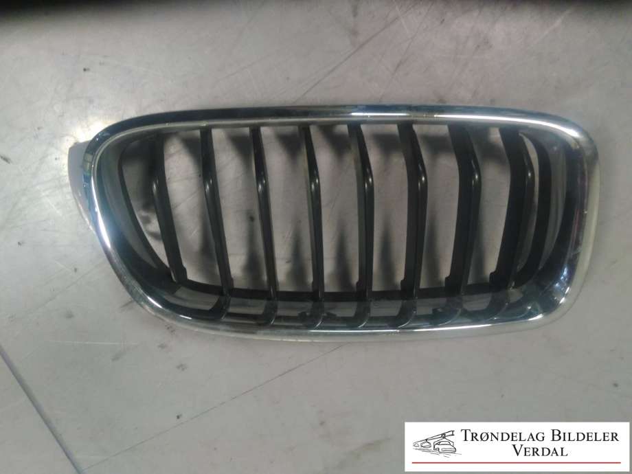 Grill høyre til BMW 3-Serie, 2012-2018 (F30/F31/F34) (F30/F31/F34) (51137255412)