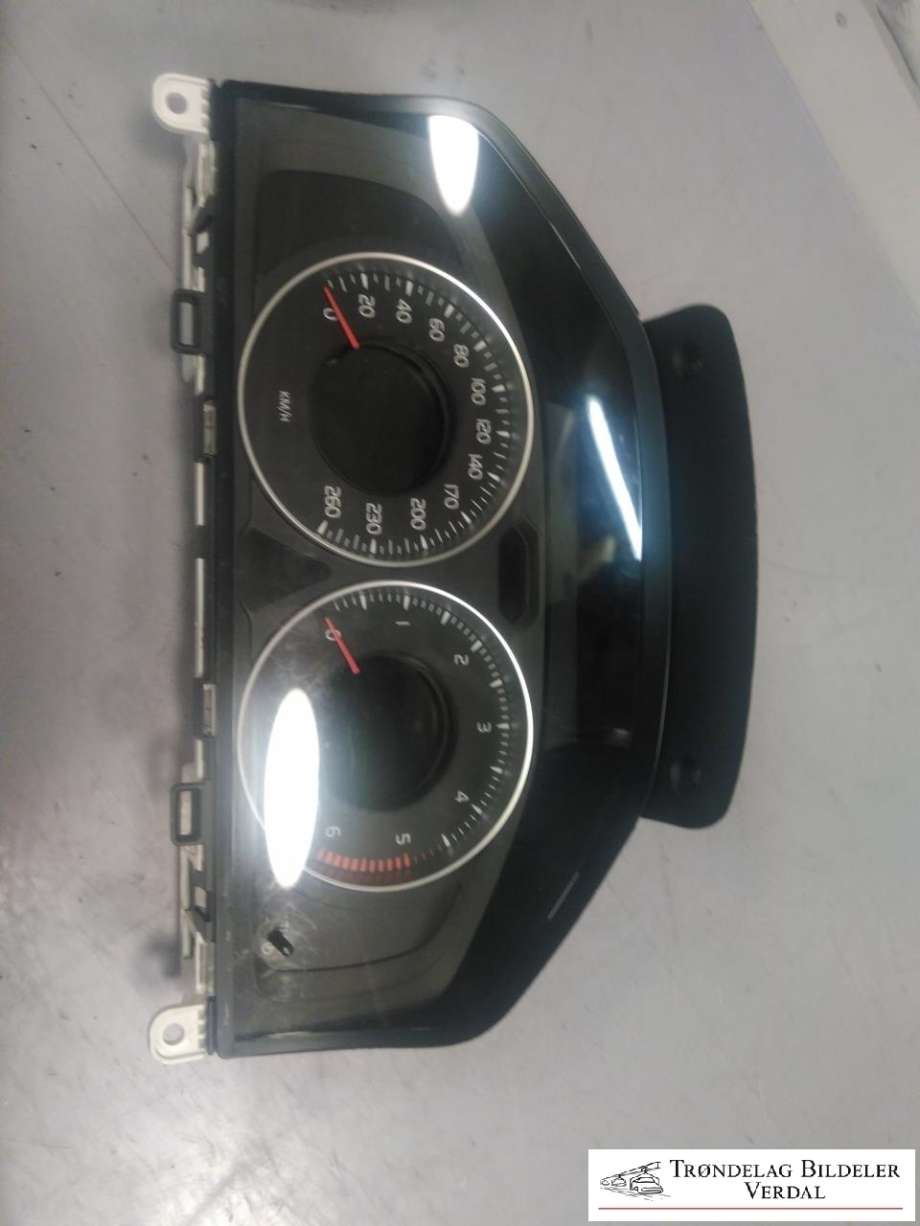 Instrumentpanel til Volvo V60, 2010-2013 (Type I, Fase 1) (31327581AA)