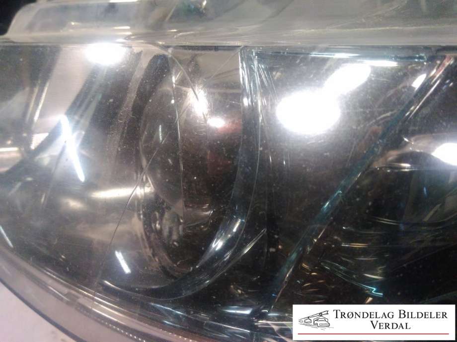 Frontlykt venstre xenon til Saab 9-5 2010-2011 (Type II)  (12775740|5DV00961000|)