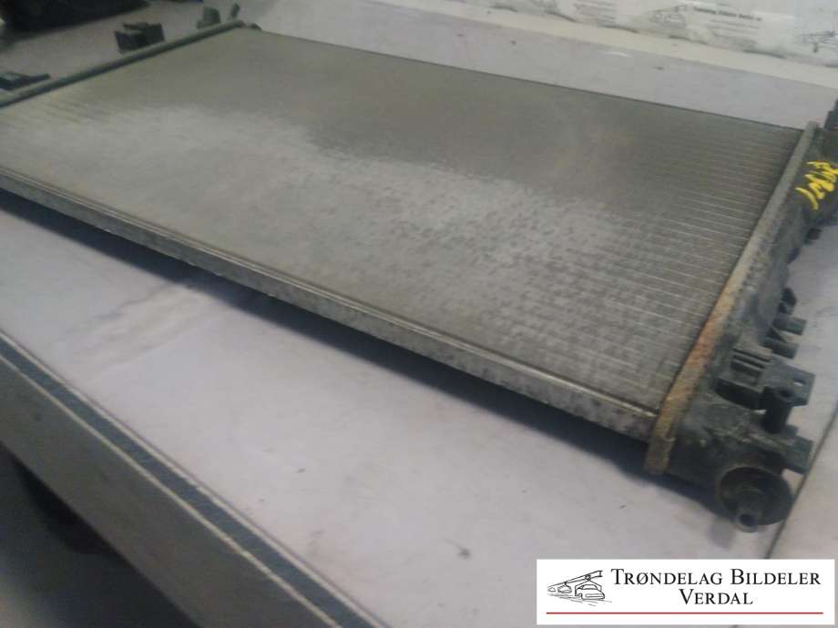 Radiator (manuell gir) til Saab 9-3 2008-2011 (Type II, Fase 2) (|P/N:)