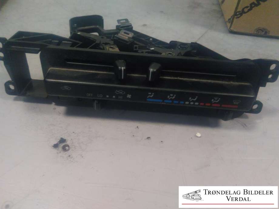 Varmeapparat betjening til Toyota Hiace 2007-2012 (Fase 3) (MANURL056|)