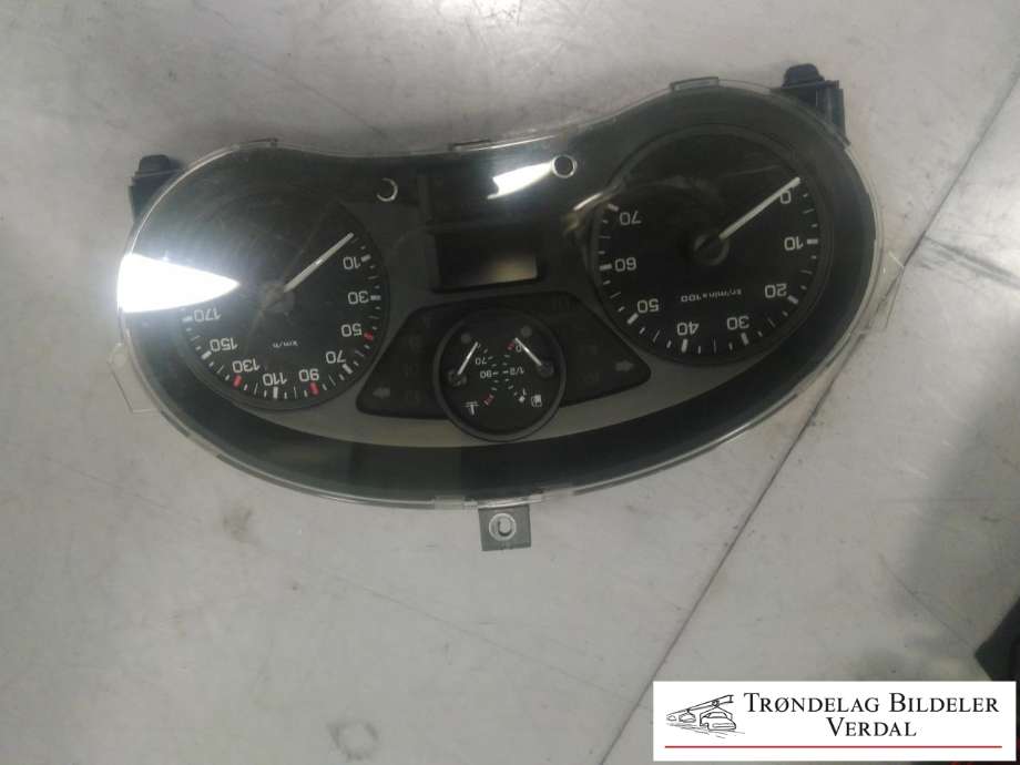 Instrumentpanel til Peugeot Partner, 2015-2019 (Type II, Fase 2) (9801642280)