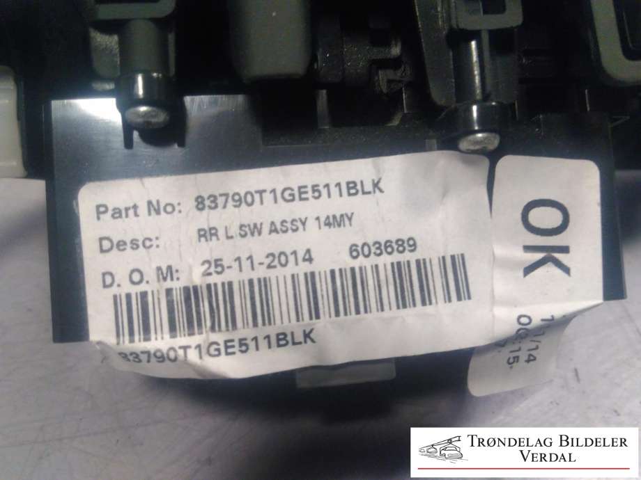 Bryter ruteheis til Honda CR-V 2012-2018 (Type IV)  (83790T1GE511BLK|)