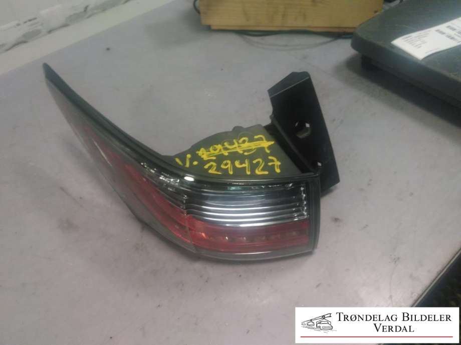Baklykt venstre ytre til Lexus CT, 2010-2020