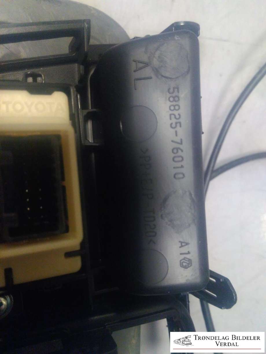 Innredning, Konsoll til Lexus CT 2010-2020 (5880476040|)