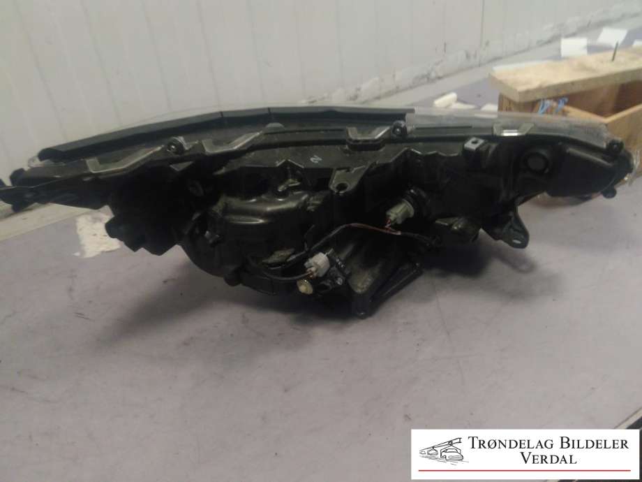 Frontlykt venstre halogen til Toyota RAV4 2019-->> (Type V)  (8997042060|)
