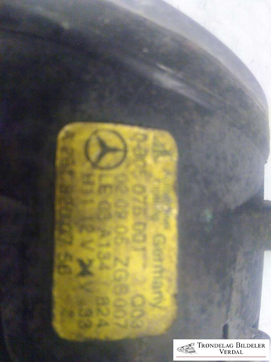 Tåkelykt venstre foran til Mercedes B-Klasse 2005-2008 (Fase 1) (W245) (W245) (0302076001|A2618200756|)