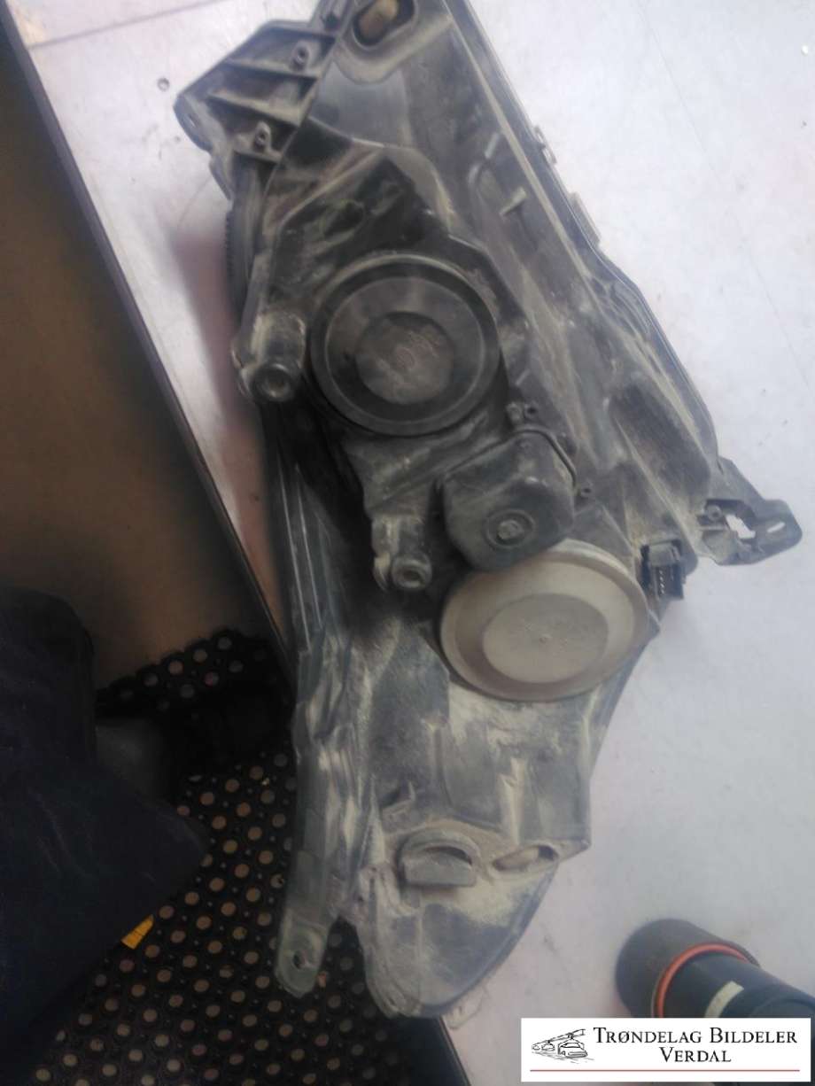Frontlykt venstre halogen til Opel Astra H 2004-2009 (93178645||P/N)