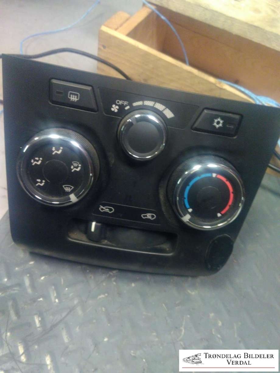 Varmeapparat betjening til Isuzu D-Max, 2012-2017 (Type II, Fase 1) (8981201464)