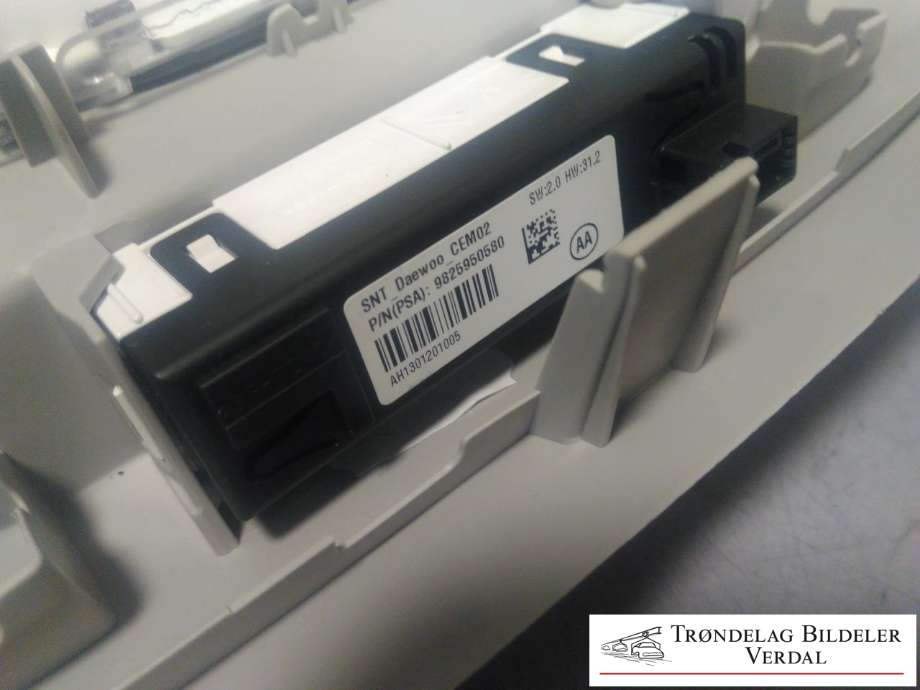Taklyspanel til Peugeot Expert 2016-->> (Type III) (98279100BJ|)