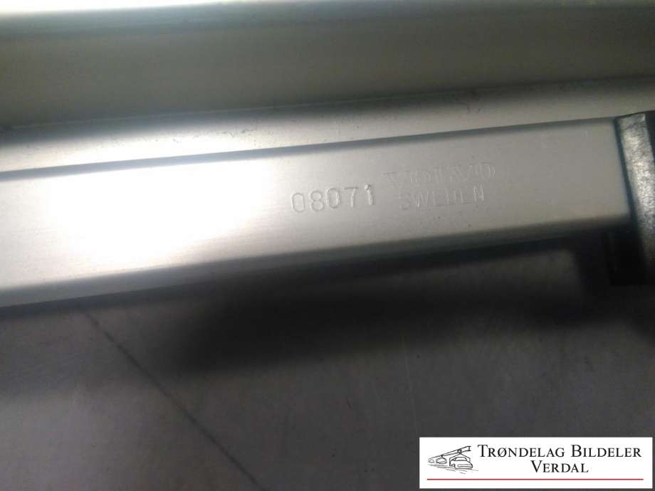 Bagasjerom diverse til Volvo XC70 2008-2013 (Type II, Fase 1)  (30740672|08071|)