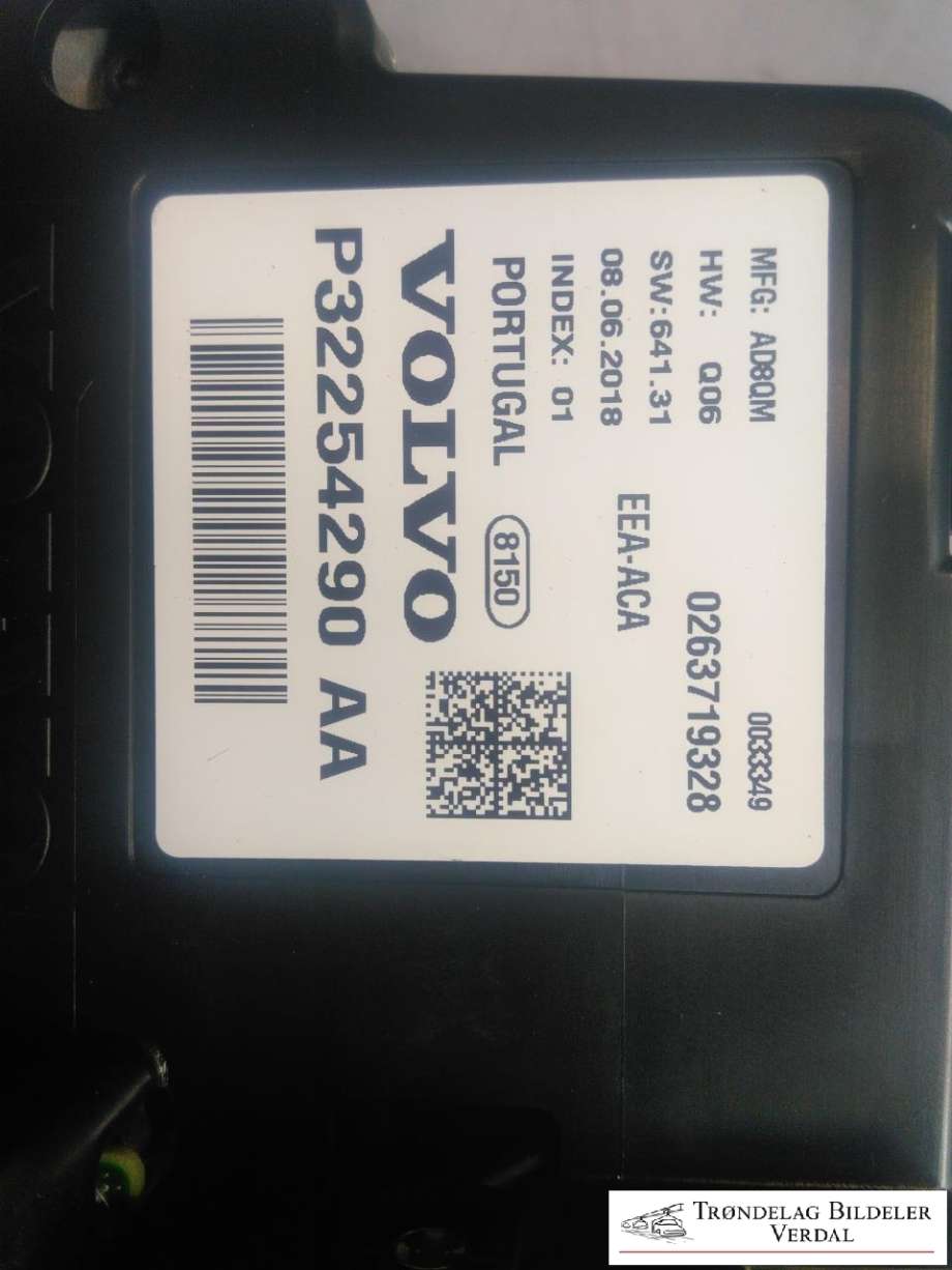 Instrumentpanel til Volvo V60 / V60 CC 2018-->> (Type II)  (32254290AA|)